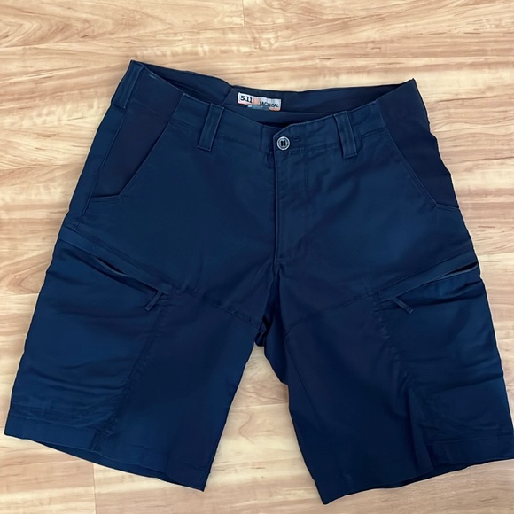 5.11 men’s short - Picture 1 of 3